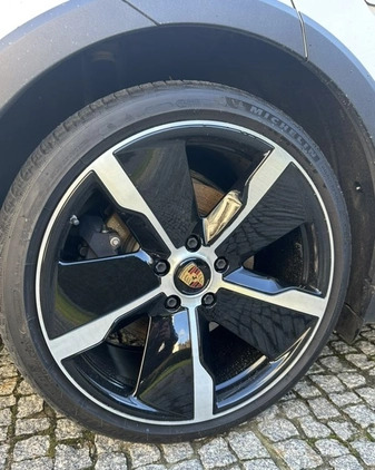 Porsche Taycan cena 359700 przebieg: 37000, rok produkcji 2022 z Braniewo małe 172